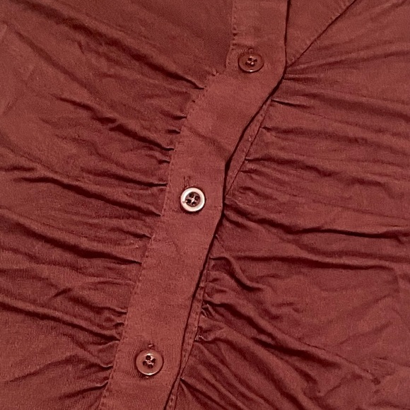 Ruched button up - Picture 2 of 5